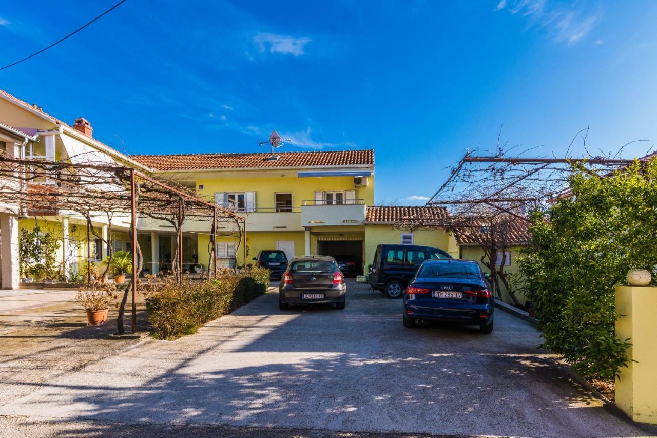 Apartman Mladenka Sukošan Exterior foto